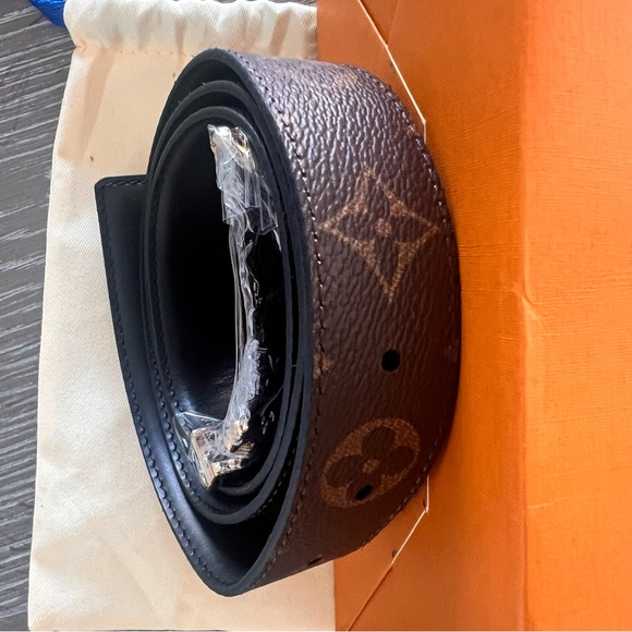 2024 Louis Vuitton Pretty LV 90CM Reversible Belt - Picture 9 of 16